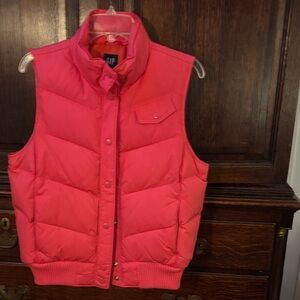 GAP Women's Vibrant Pink Quilted Vest